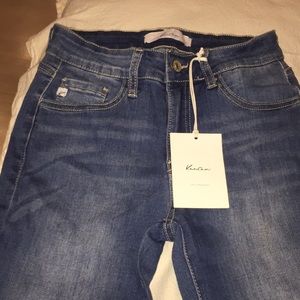 Ladies KANCAN  Jeans Size 5. NWT.